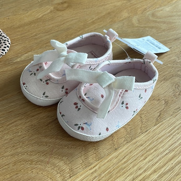 Lot baby girl crib shoes NWT - Picture 4 of 5